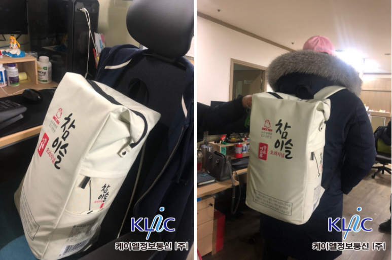 참이슬백팩 착용한 직원의 모습
