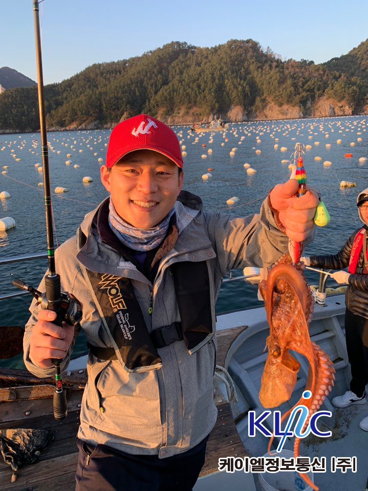 문어잡이에 성공한 조영민 차장님